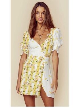 front twist mini dress 'Giselle' Strapless Twist-Front Cutout Print Mini Dress